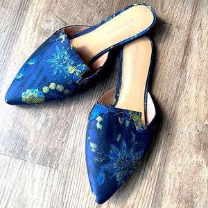 Cobalt blue embroidered design loafer slide shoe